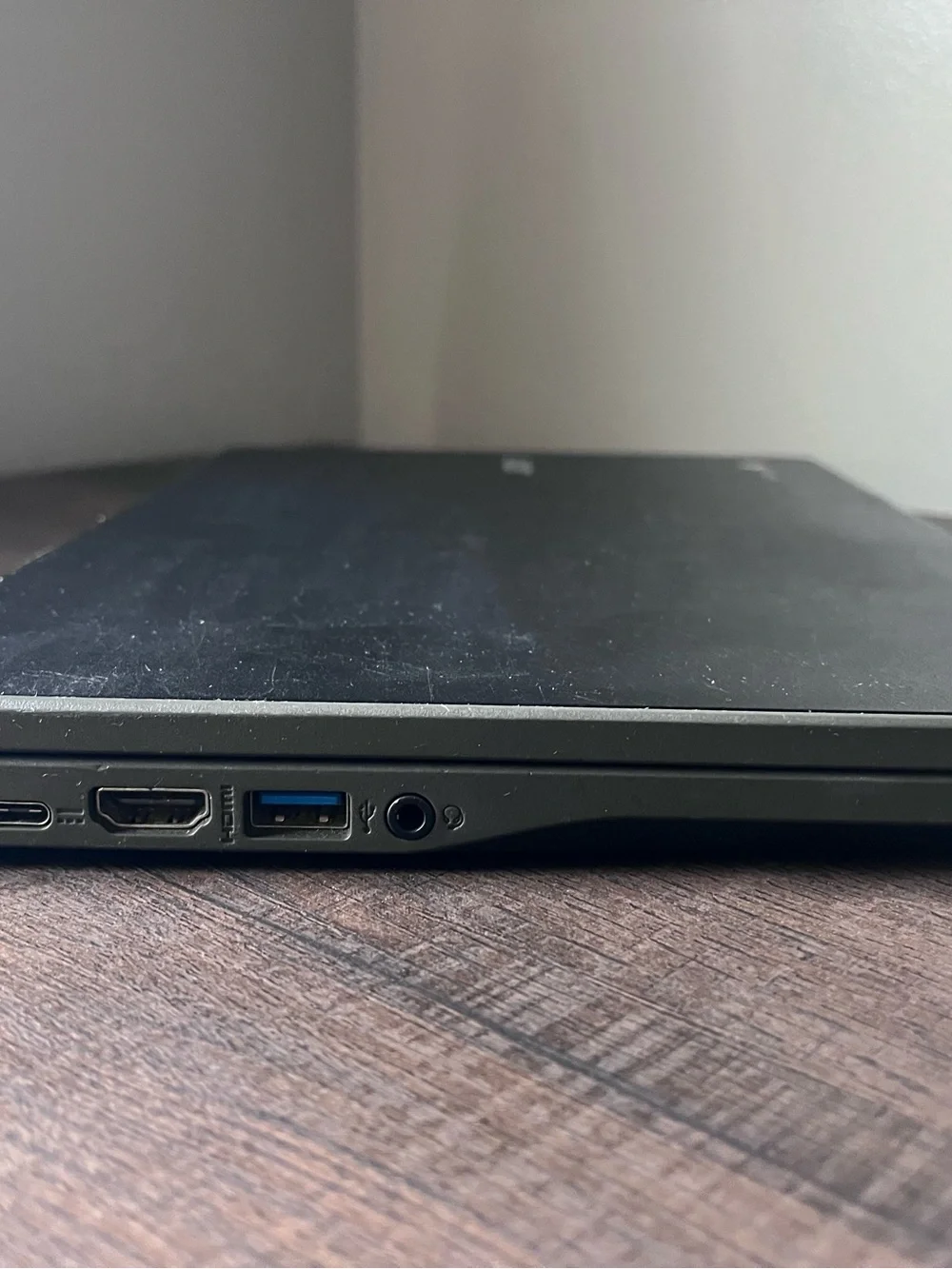 Acer Chromebook 11 - Black Compact Chrome Laptop **no charger** great for kids